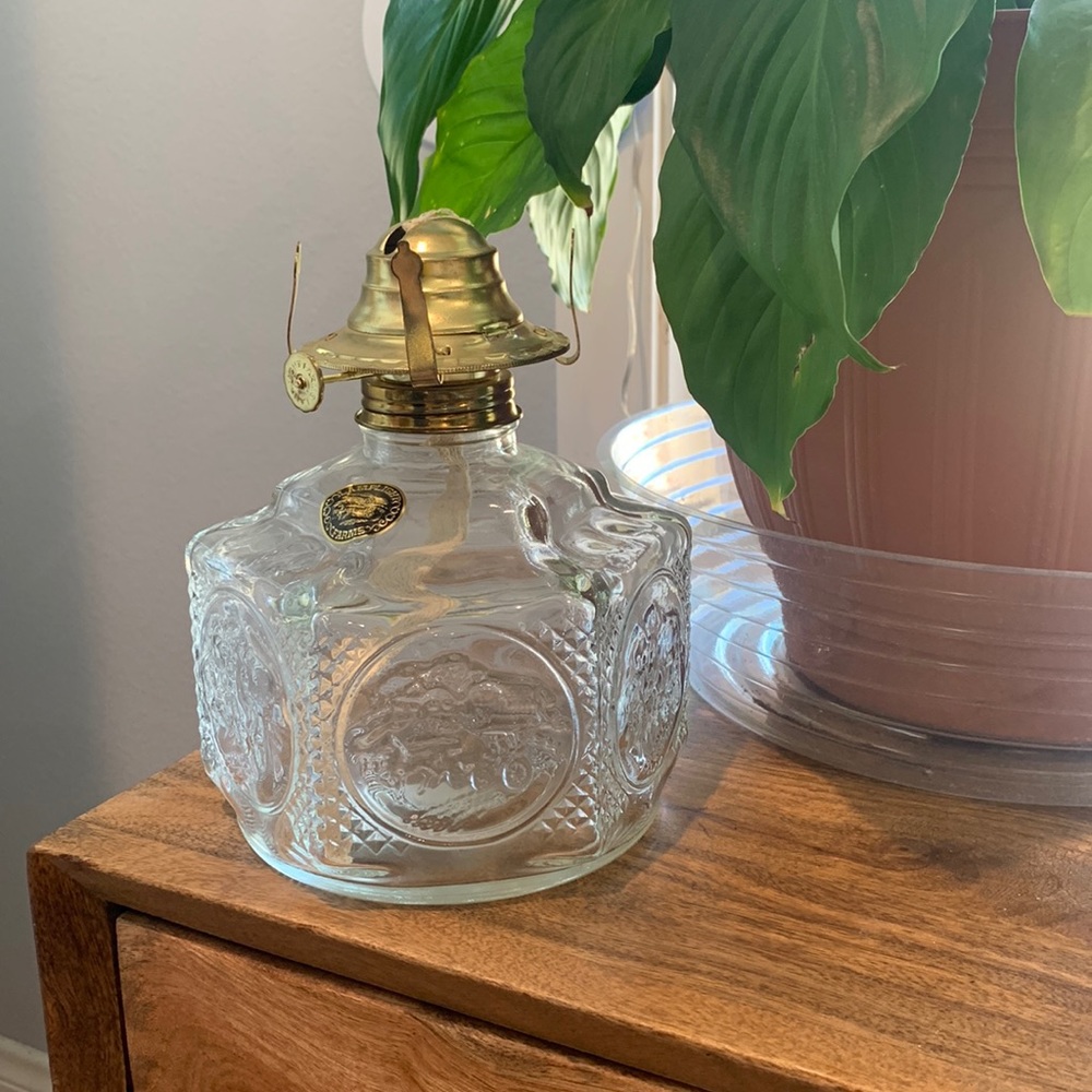 Vintage Lamplight Farms Oil Lamp Clear Glass Base 7” Tall Amish Horse